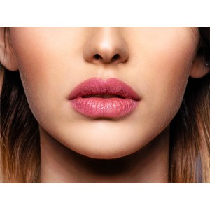 Aumento de labios: relleno de labios con ácido hialurónico